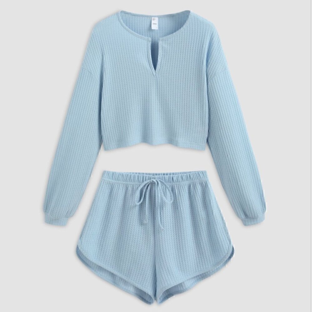 CIDER Long Sleeve Crop Top & Knotted Shorts Lounge Set / Light Blue / Size M - Picture 2 of 13
